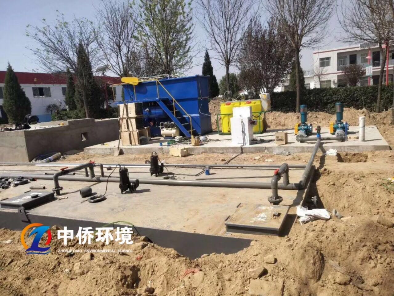 屠宰污水處理前后水樣對比(圖2)